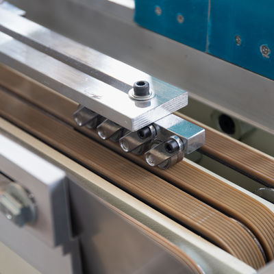 Max. Unwinding Diameter 340mm Automatic Box Forming Folder Gluer for Cardboard Boxes